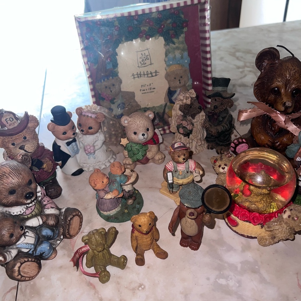 Charming Bear figurines